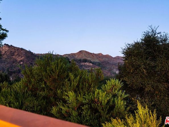 19806 Valley View Drive, Topanga CA 90290