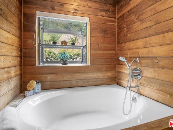 1639 Oak Drive, Topanga CA 90290