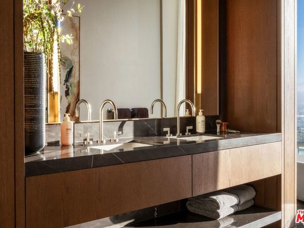 211 W Elm Court 29A, Los Angeles CA 90067