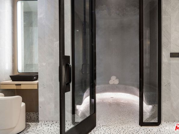 211 W Elm Court 29A, Los Angeles CA 90067