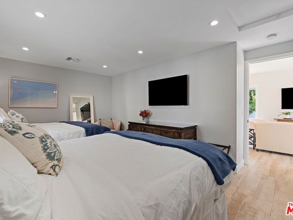 12566 Preston Way, Los Angeles CA 90066