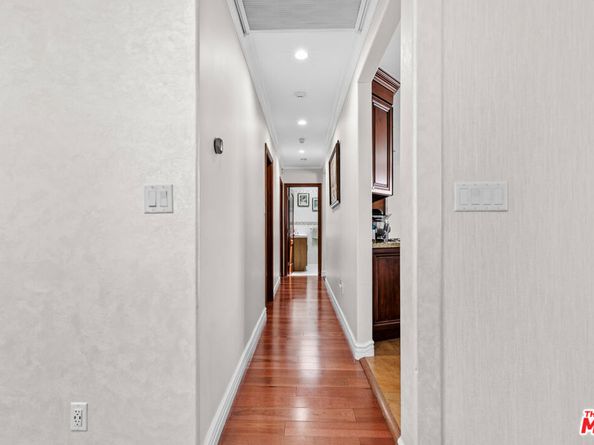 1016 E Verdugo Avenue, Burbank CA 91501