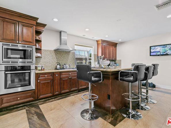1016 E Verdugo Avenue, Burbank CA 91501
