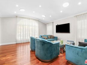 1016 E Verdugo Avenue, Burbank CA 91501