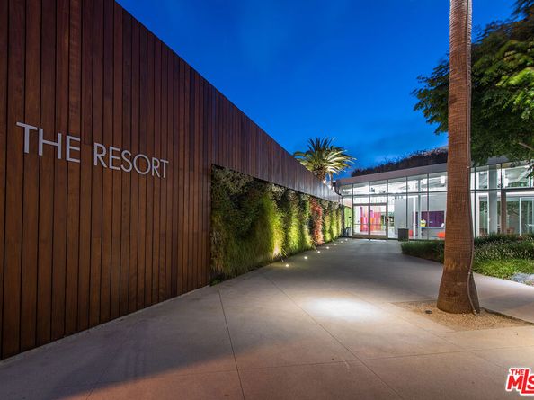 12920 Runway Road 360, Los Angeles CA 90094