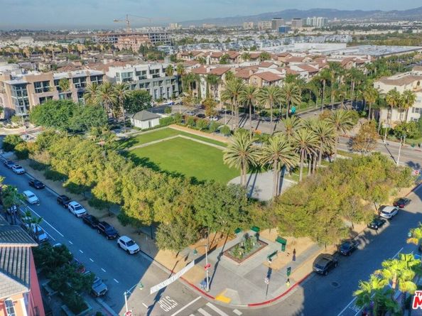 12920 Runway Road 360, Los Angeles CA 90094