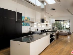 3350 Stoneridge Lane, Los Angeles CA 90077