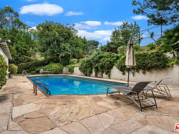 570 S Beverly Glen Boulevard, Los Angeles CA 90024