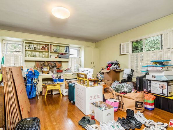570 S Beverly Glen Boulevard, Los Angeles CA 90024