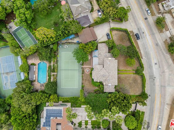 570 S Beverly Glen Boulevard, Los Angeles CA 90024