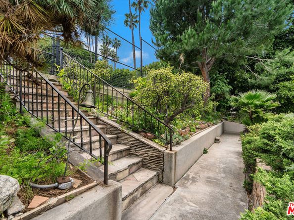 570 S Beverly Glen Boulevard, Los Angeles CA 90024