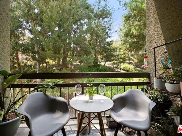 898 Temple Terrace 324, Los Angeles CA 90042