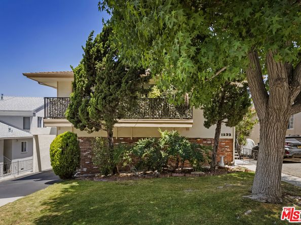 1231 Romulus Drive, Glendale CA 91205