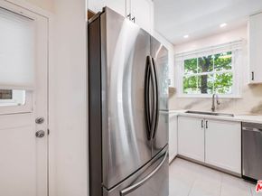 15224 1/2 Dickens Street, Sherman Oaks CA 91403