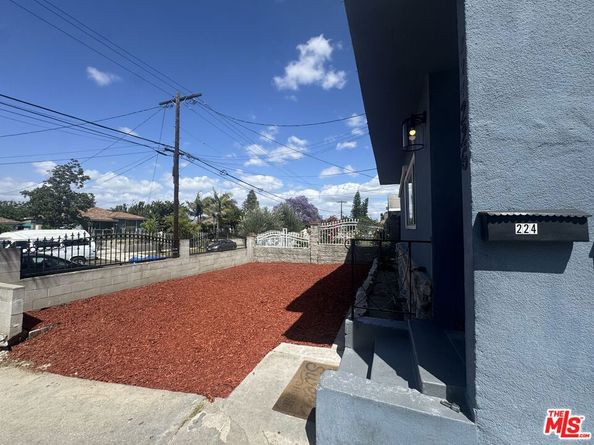 224 W 107th Street, Los Angeles CA 90003