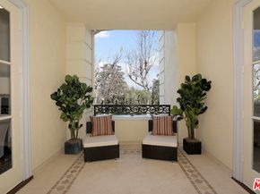 10112 EMPYREAN Way 204, Los Angeles CA 90067