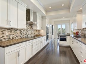 10112 EMPYREAN Way 204, Los Angeles CA 90067