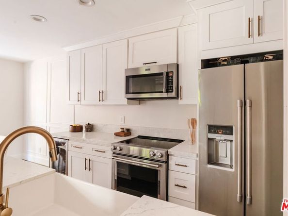 1010 Palm Avenue 106, West Hollywood CA 90069