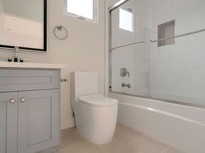 2209 6th Avenue, Los Angeles CA 90018