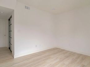 2209 6th Avenue, Los Angeles CA 90018