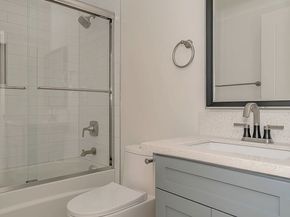 2209 6th Avenue, Los Angeles CA 90018