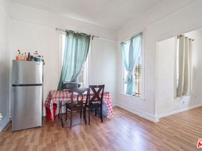 956 E 33rd Street, Los Angeles CA 90011