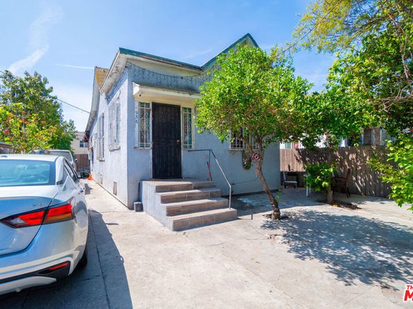 956 E 33rd Street, Los Angeles CA 90011