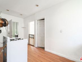 956 E 33rd Street, Los Angeles CA 90011