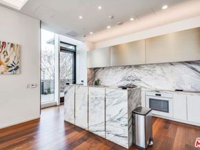 889 Francisco Street 2210, Los Angeles CA 90017