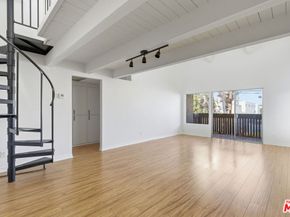 18350 Hatteras Street 277, Tarzana CA 91356