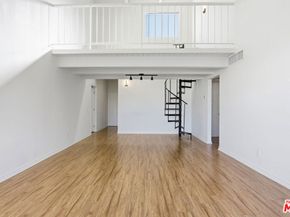 18350 Hatteras Street 277, Tarzana CA 91356