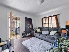 224 W 84th Street, Los Angeles CA 90003