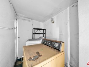 224 W 84th Street, Los Angeles CA 90003