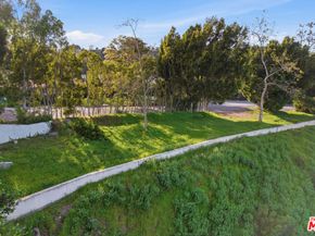 1016 Stradella Road, Los Angeles CA 90077