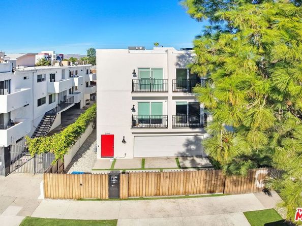 21719 Hart Street, Canoga Park CA 91303