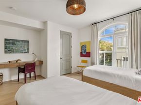 5201 Via Donte, Venice CA 90292