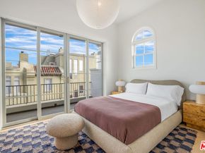 5201 Via Donte, Venice CA 90292