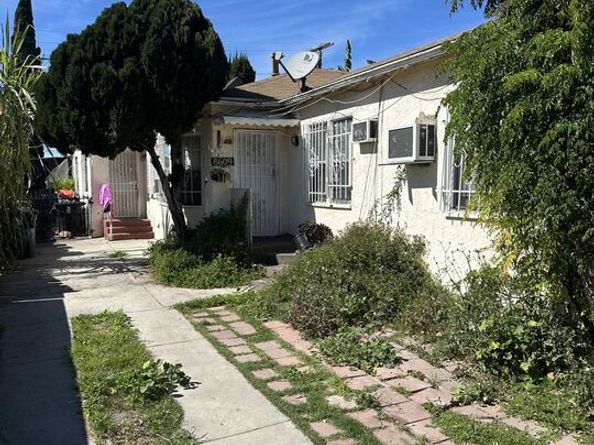 8611 Elm Street, Los Angeles CA 90002