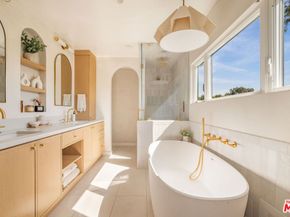 163 S Larchmont Boulevard, Los Angeles CA 90004