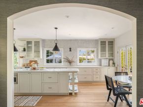 163 S Larchmont Boulevard, Los Angeles CA 90004