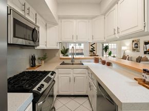 10627 Ashton Avenue 103, Los Angeles CA 90024