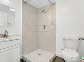 231 E 25th Street, Los Angeles CA 90011