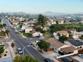 5533 Roswell St, San Diego CA 92114