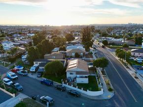 5533 Roswell St, San Diego CA 92114