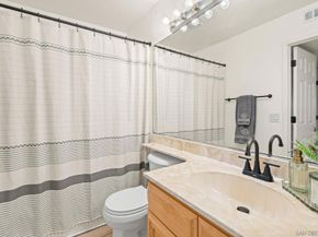 2528 White Oak Pl 3, Escondido CA 92027