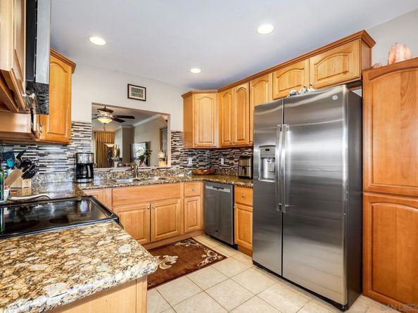 5707 Baltimore Dr 12, La Mesa CA 91942