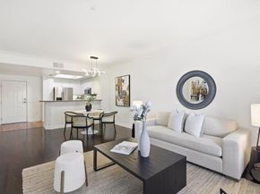 9253 Regents Rd A206, La Jolla CA 92037