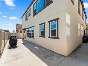 675 Grant Ct, Vista CA 92083