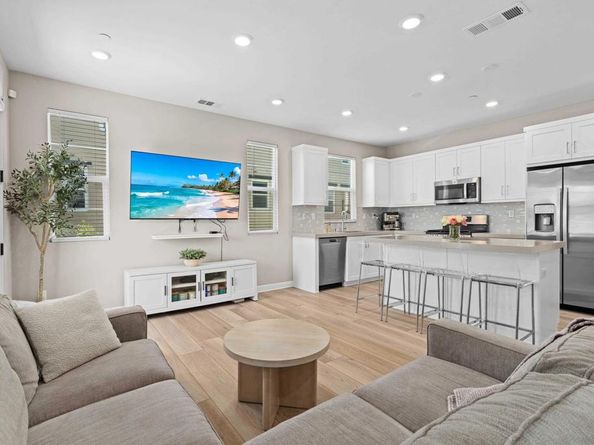1233 Sunrise View 105, San Marcos CA 92078