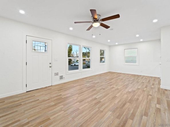 4220 E Overlook Dr, San Diego CA 92115